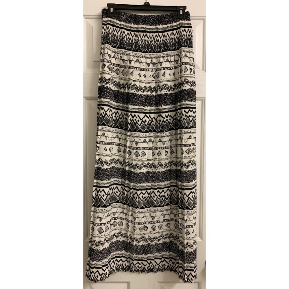 Aztec Pattern Skirt - Picture 2 of 7